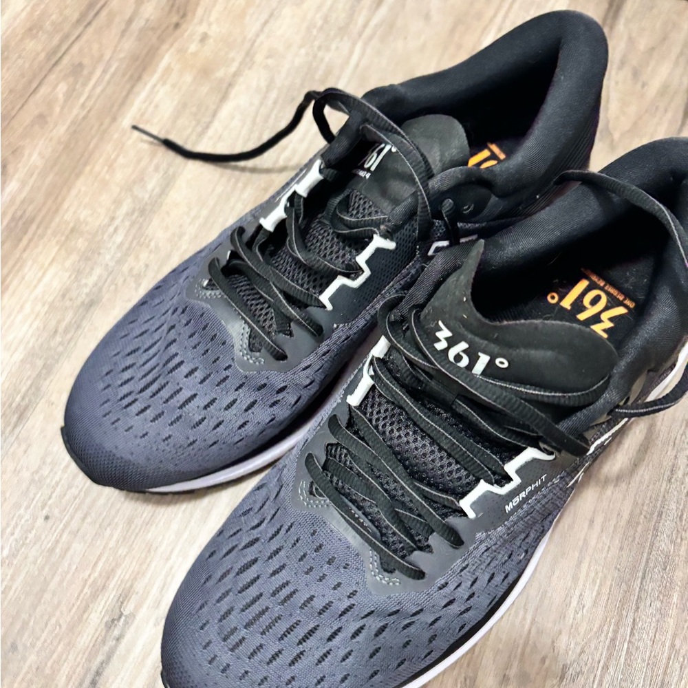 Meraki 361 Men’s running shoes. New without tags. Size 11.5